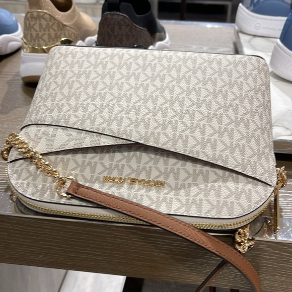 MICHAEL KORS Jet Set Medium Logo Dome Satchel Crossbody XCROSS XBODY
Vanilla - Picture 6 of 16